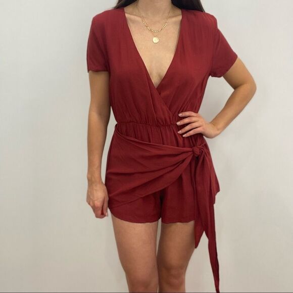 NWT LF Rumor Red Romper with Side Tie - Picture 1 of 12